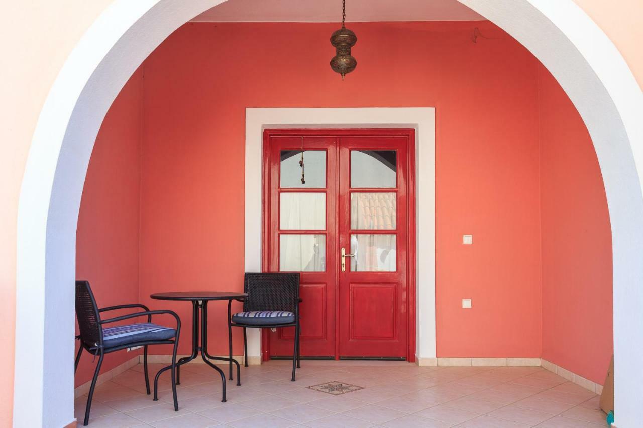Cozy & Peaceful Apartment In Chalki Khalkion Exterior photo