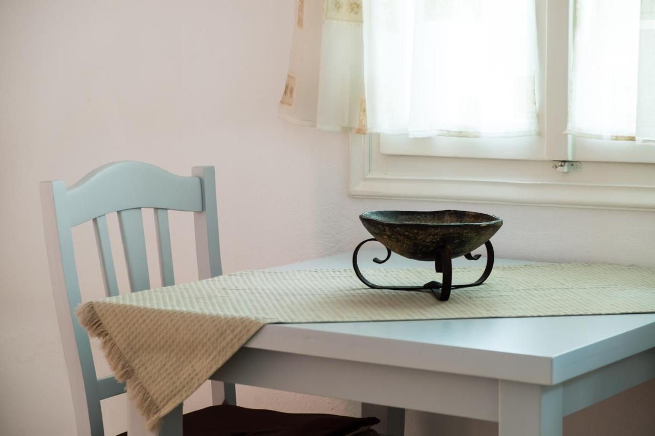 Cozy & Peaceful Apartment In Chalki Khalkion Exterior photo